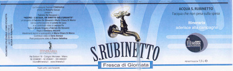 L'acqua in bottiglia fa male all'ambiente. Preferire quella del rubinetto.