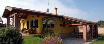 Casa prefabbricata per vivere in un prefabbricato.