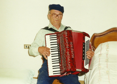 Emiliano Terzoni, la fisarmonica di San Felice Marche.