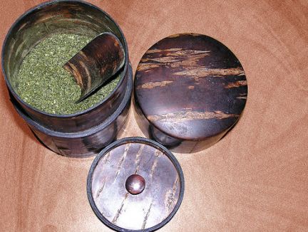 Il tè verde è una bevanda che aiuta a curare molte malattie e ad aumentare il benessere.